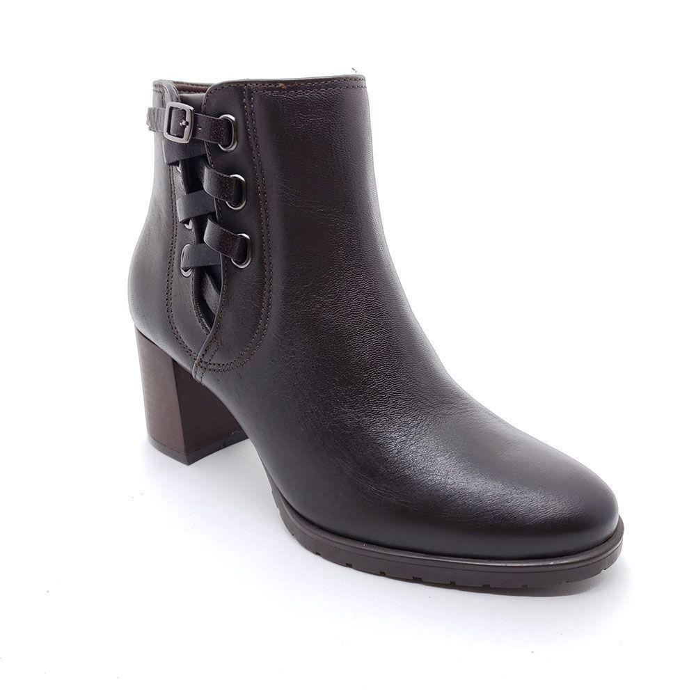 bota cano baixo cravo e canela