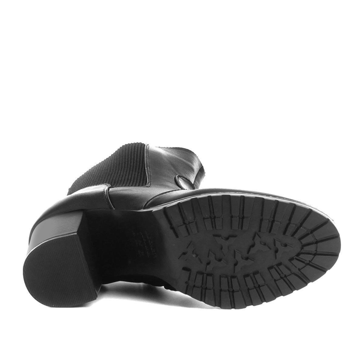 bota cano curto mooncity tratorada com elástico lateral feminina