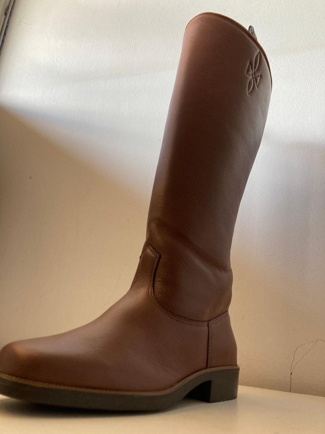 Mocassim: a história do calçado que conquistou o mundo!