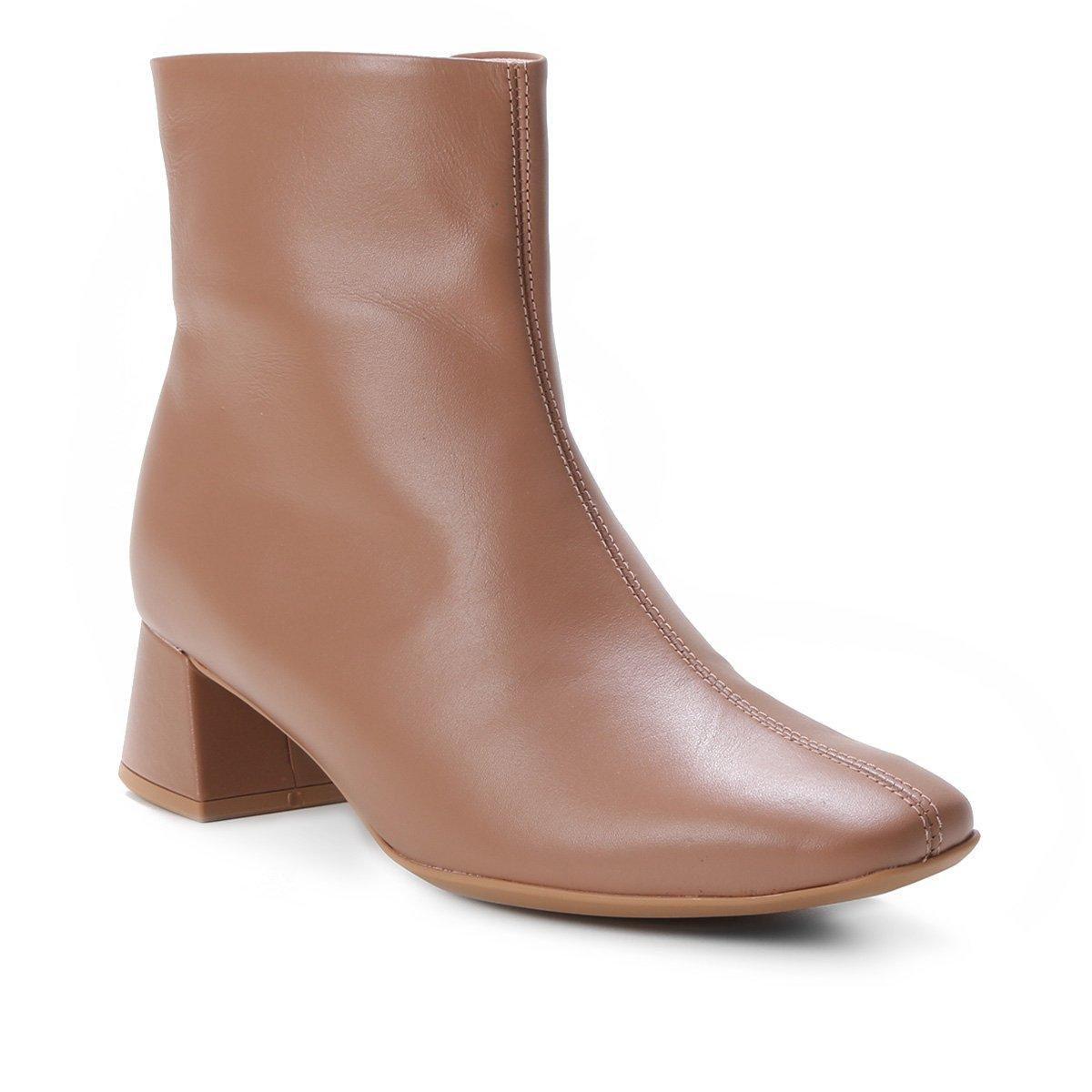 Compre Bota Usaflex Cano Curto Care Joanete Online