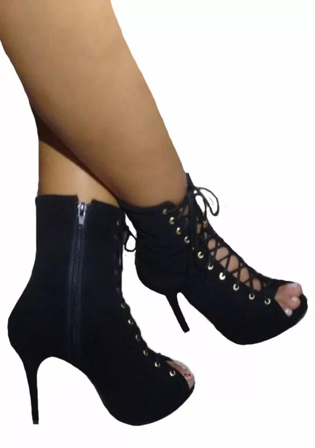 botas abertas na frente