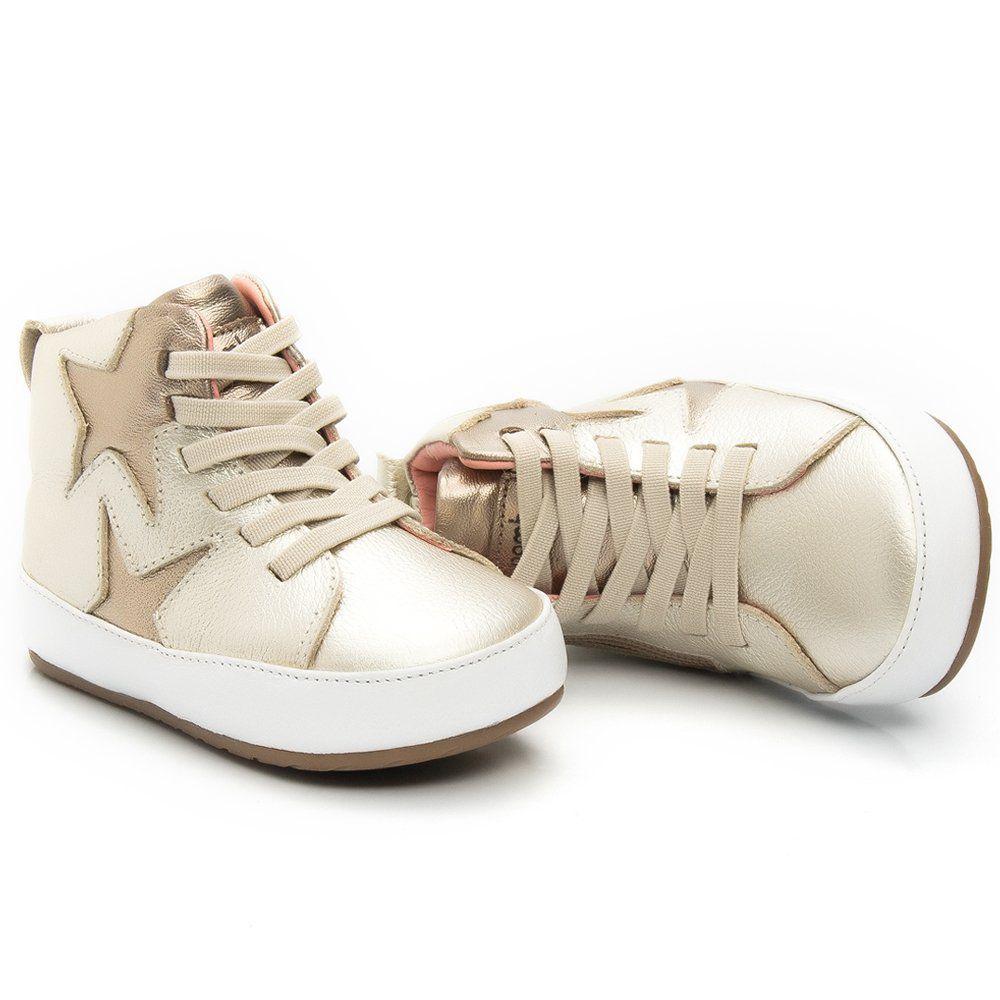 bota infantil dourada