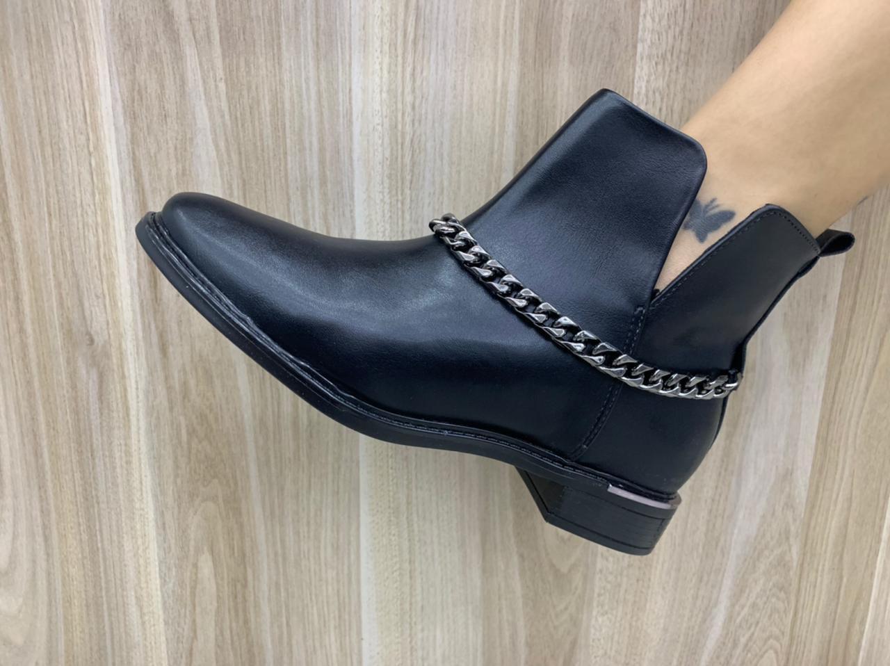 Bota Chelsea Off White feminina | Gostei e agora?
