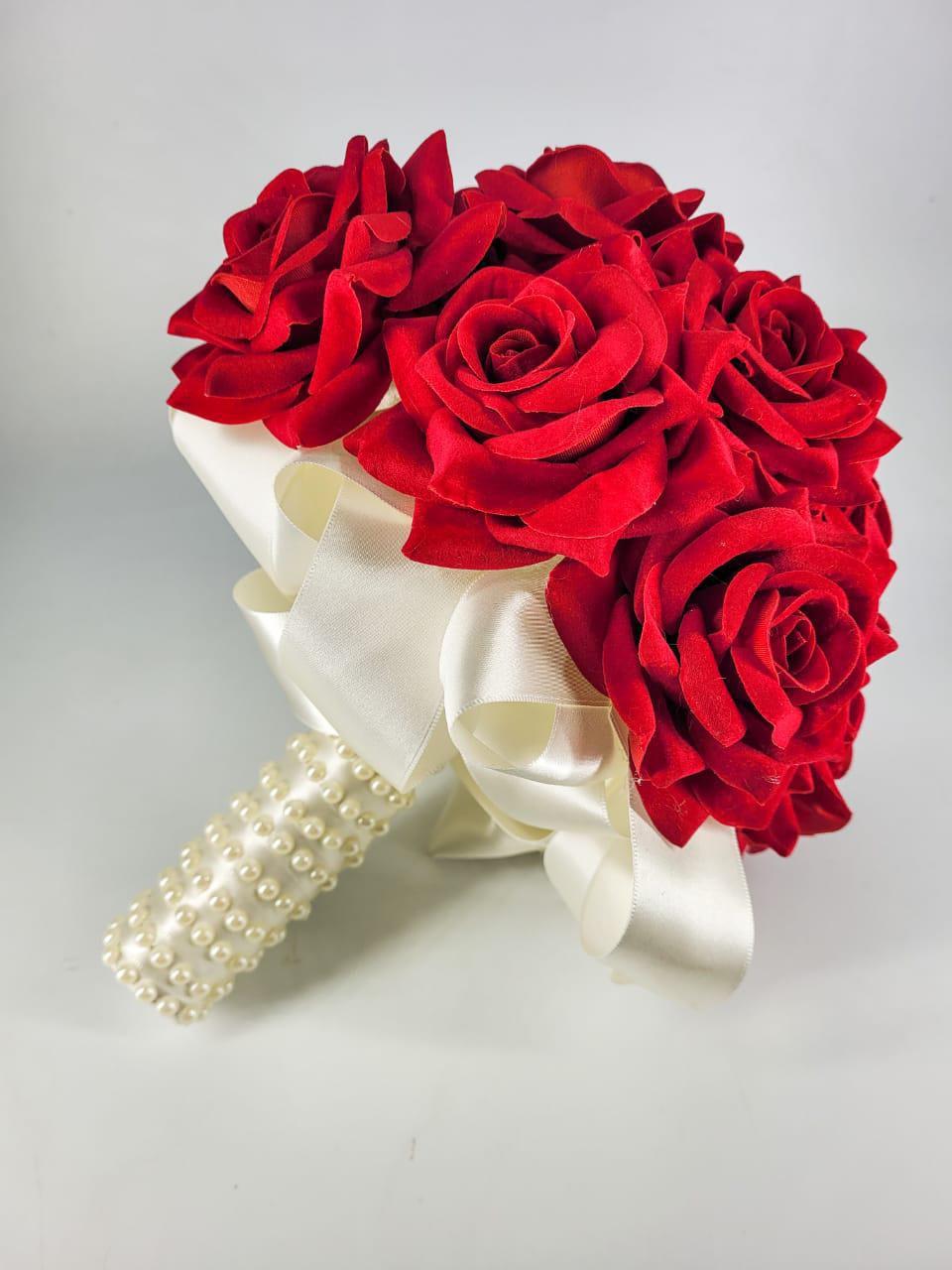 Buquê De Noiva Rosas Vermelhas Com Pérolas Casamento Flores - Amor Lindo  Boutique - Buquê de Flor - Magazine Luiza