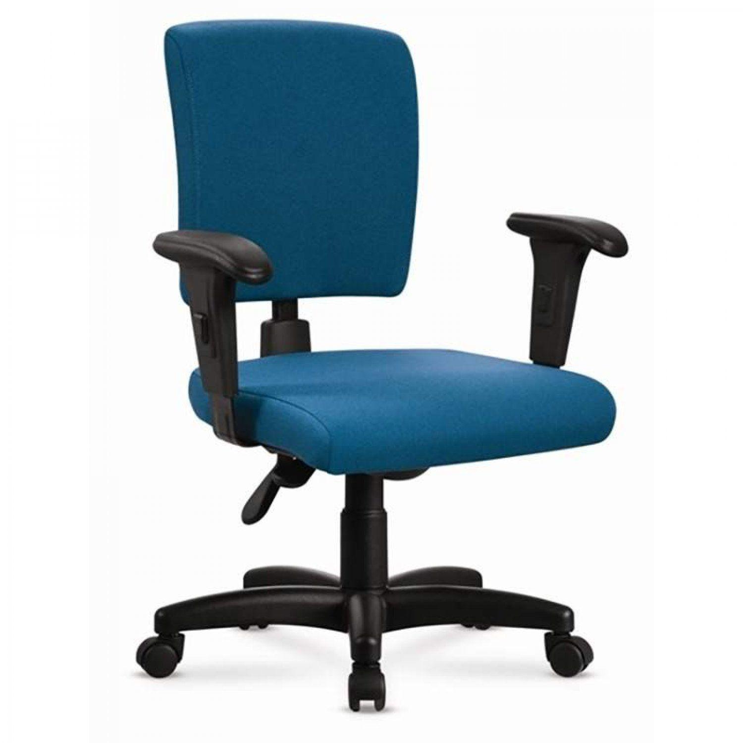 Cadeira Diretor Estofada com Regulagem de Encosto e Braços Classic Cercatto Azul Cadeira Cadeira Diretor Estofada com Regulagem de Encosto e Braços Classic Cercatto Azul Cadeira