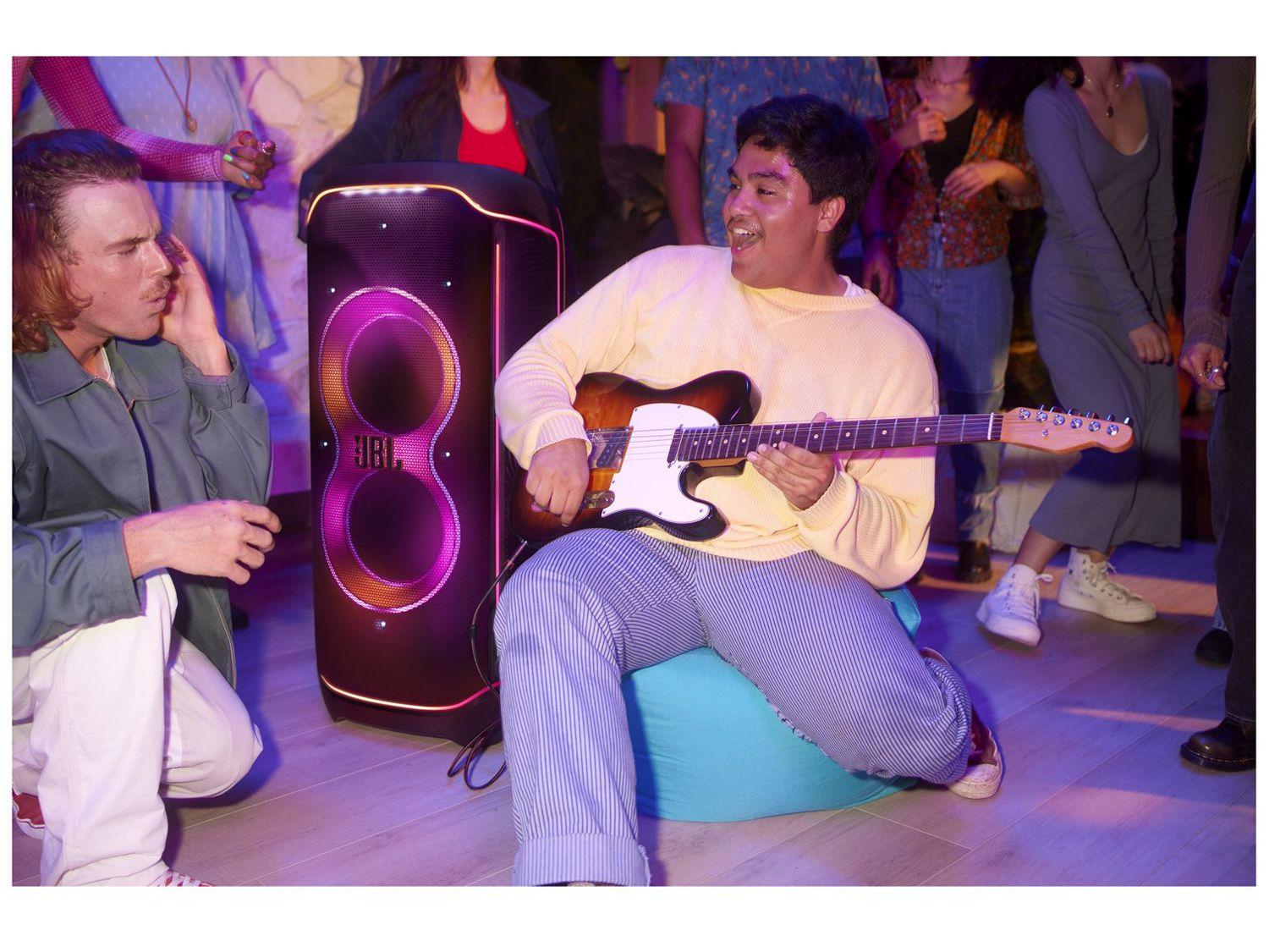 Caixa de Som Torre JBL Ultimate Party Box