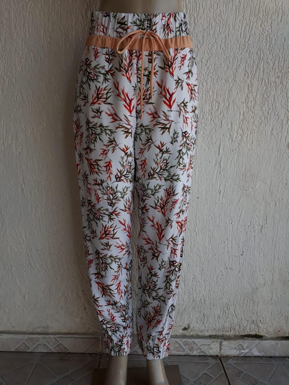 calça de viscose estampada