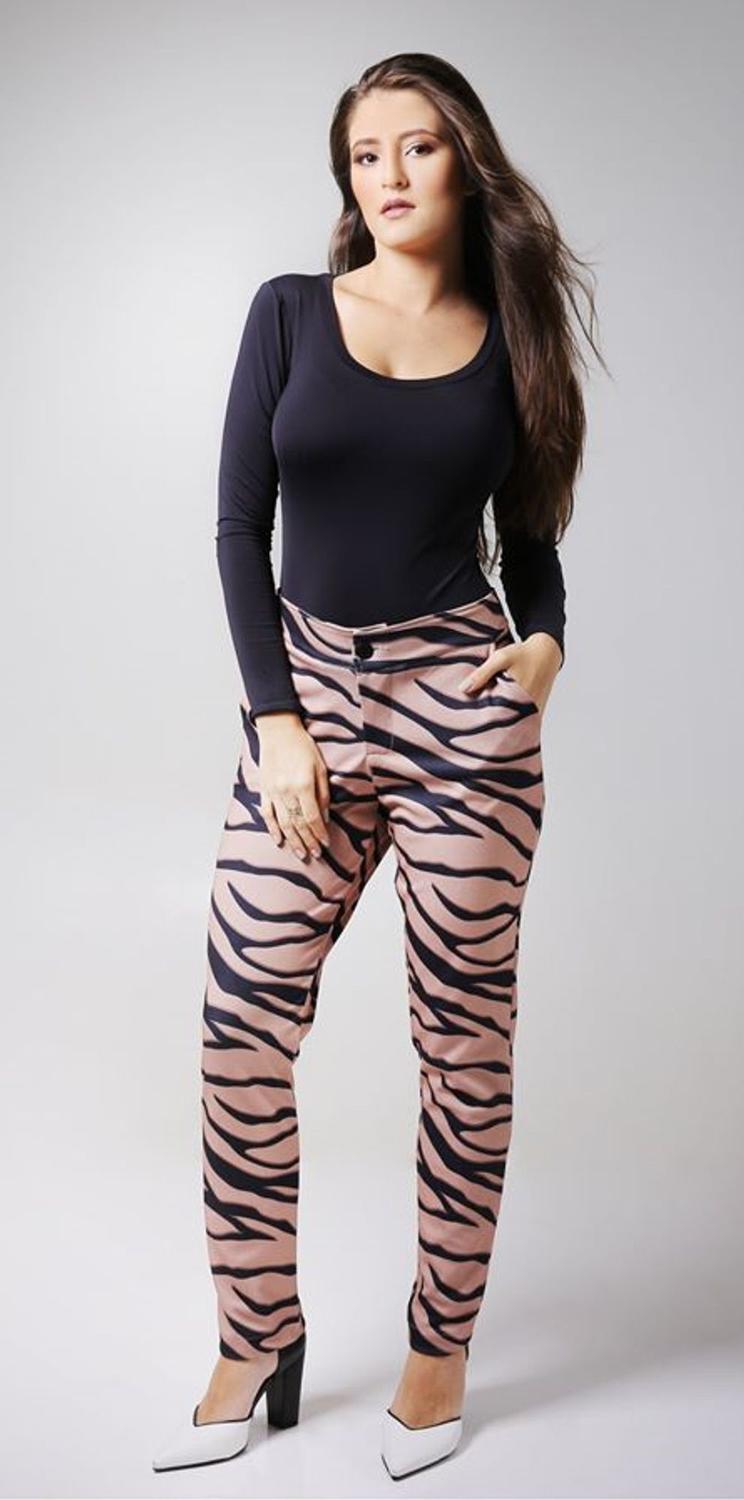 calça estampa animal print