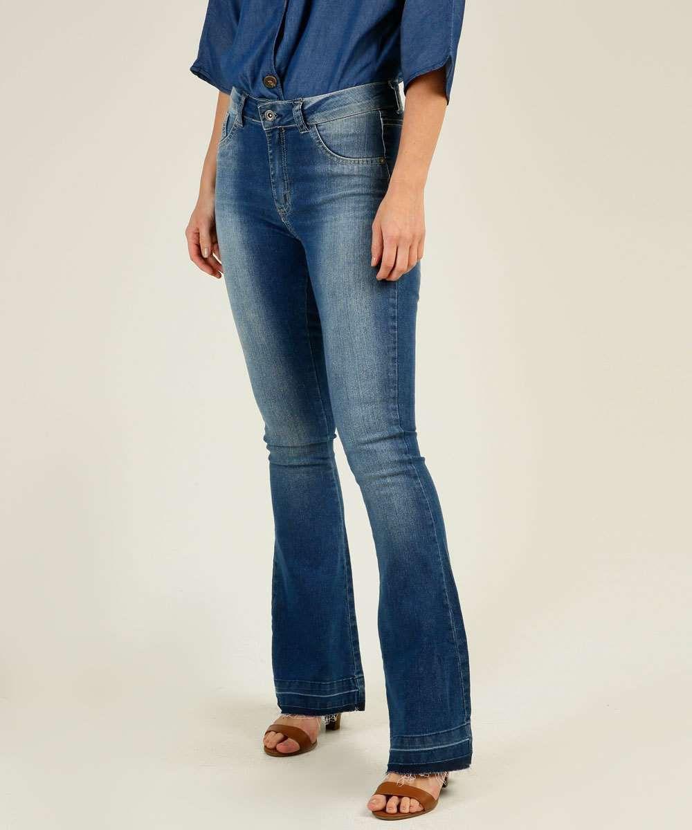 calça flare stretch