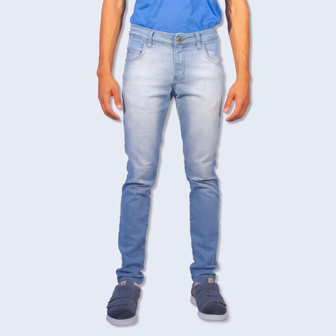 calças jeans azul claro