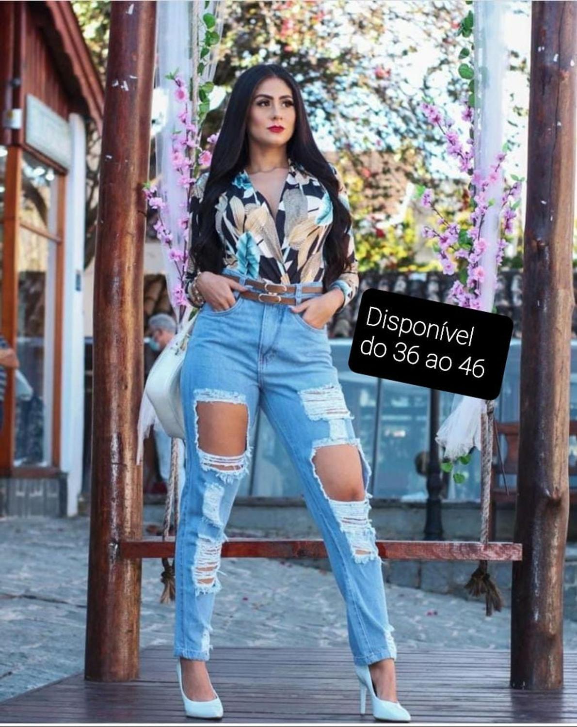 Calça jeans modelo moon com rasgo na perna feminina - Via4 jeans - Roupas  Femininas - Magazine Luiza