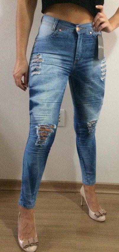 calça jeans cintura alta clara rasgadinha