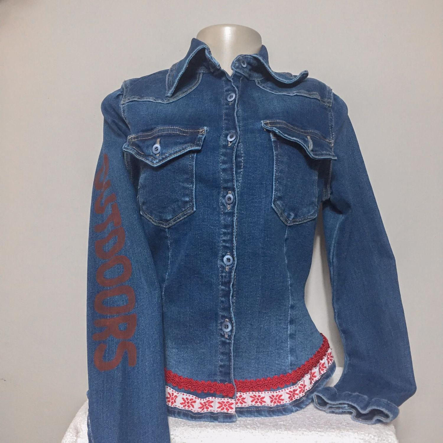 camisa jeans acinturada