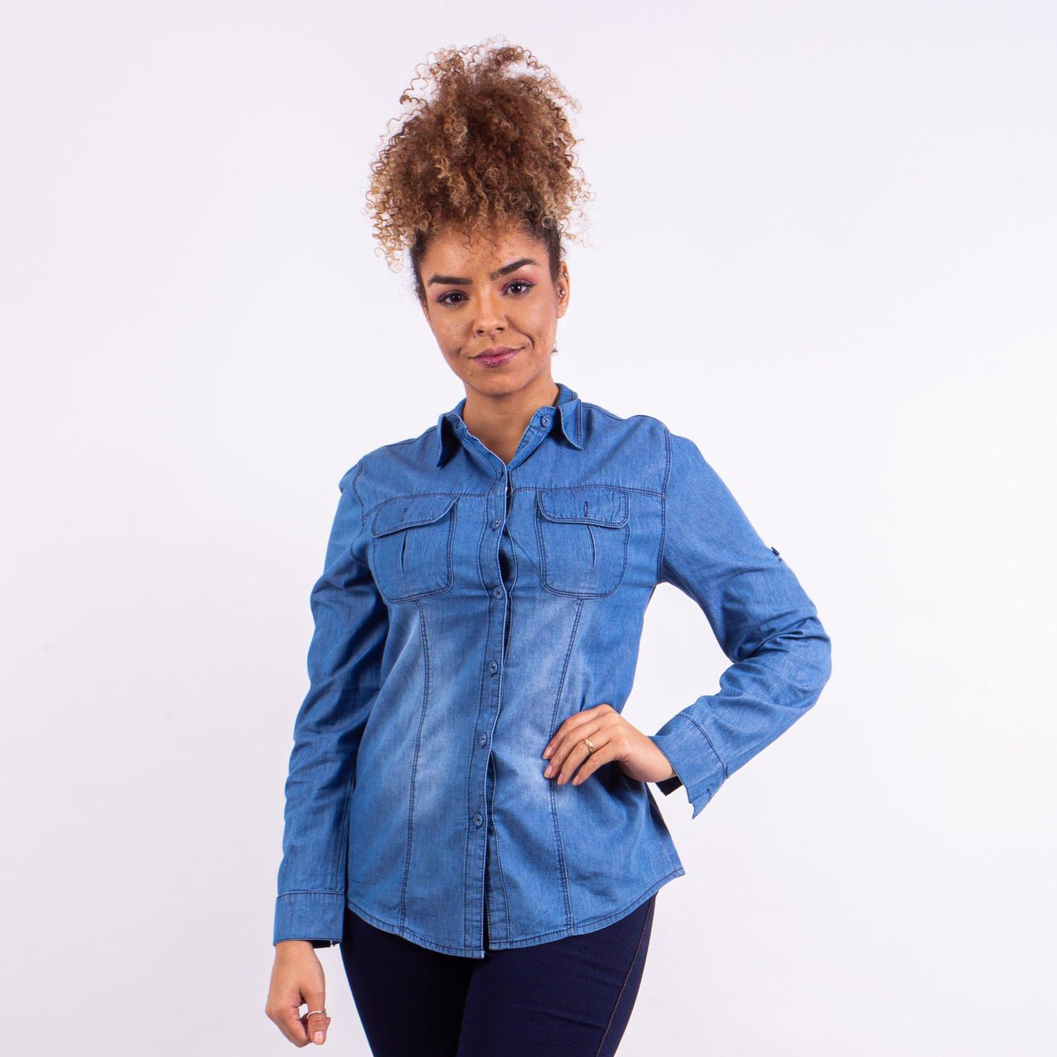 camisa de botão jeans feminina