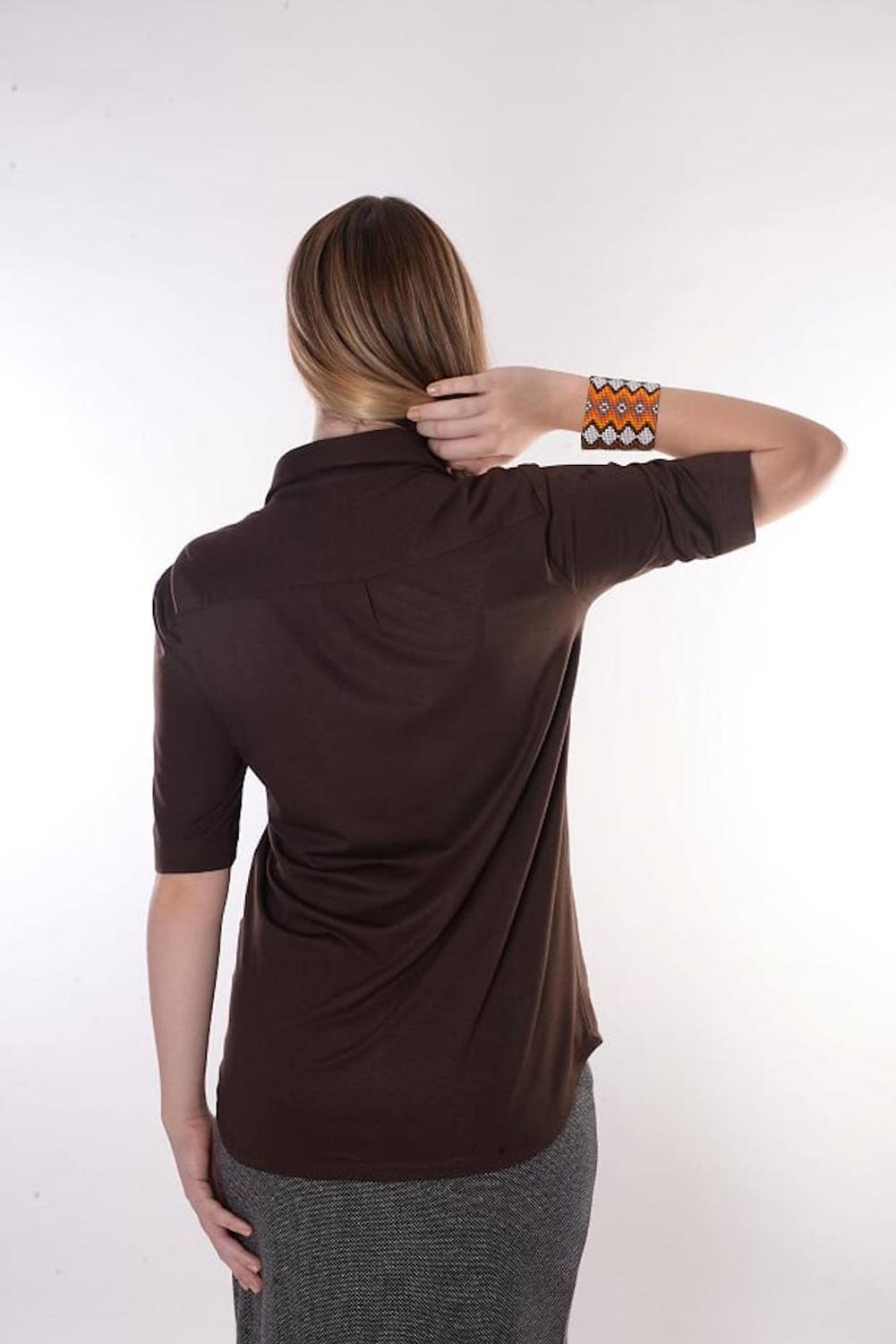 camisa escotada