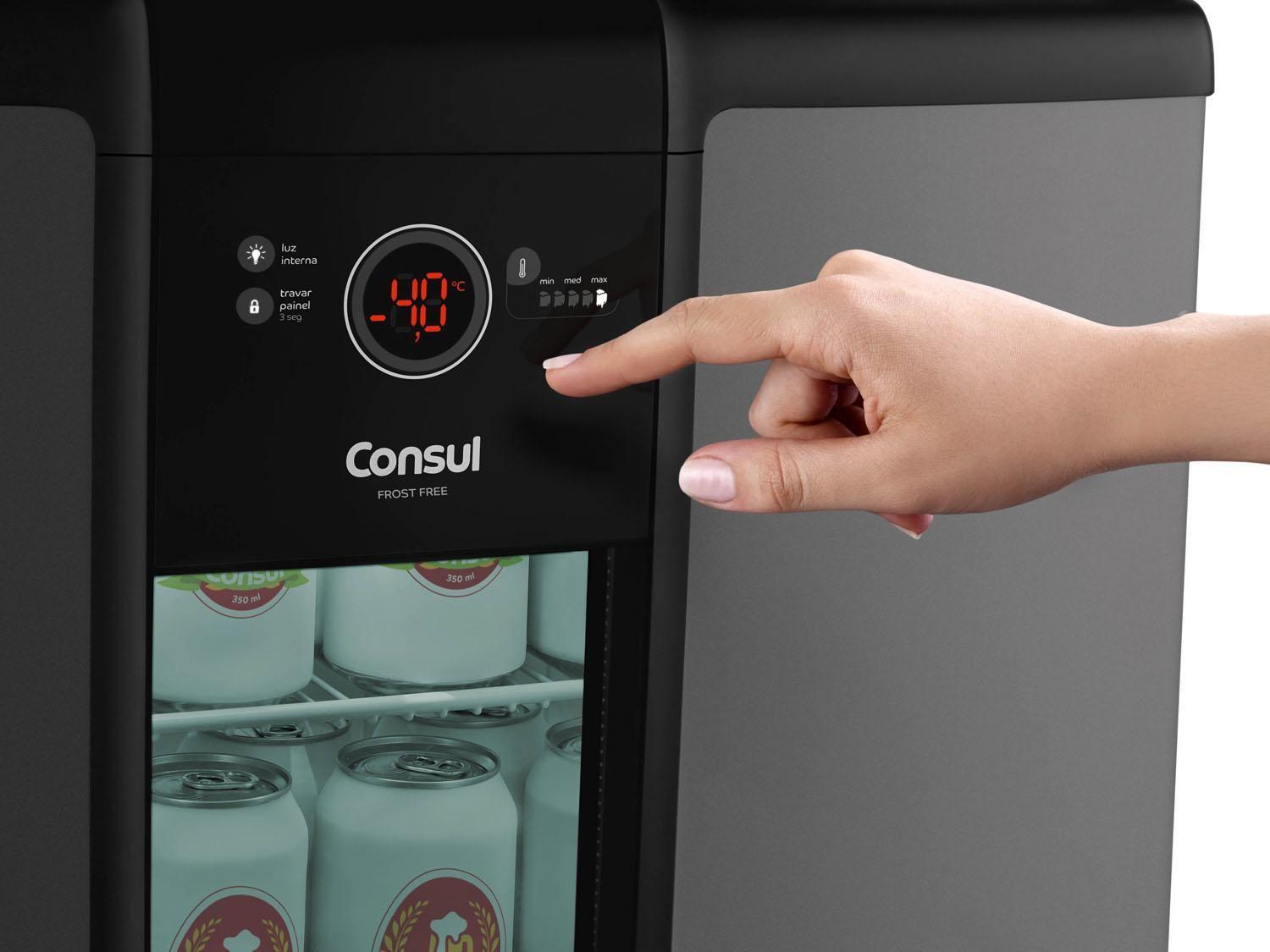 Cervejeira Consul Titanium 82L Display Na Porta