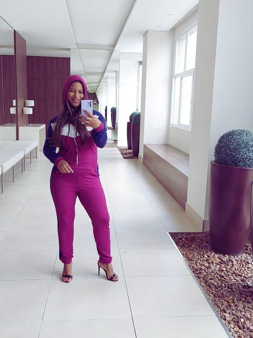 magenta pink moletom com capuz