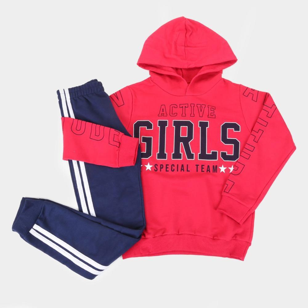 girl with red moletom com capuz