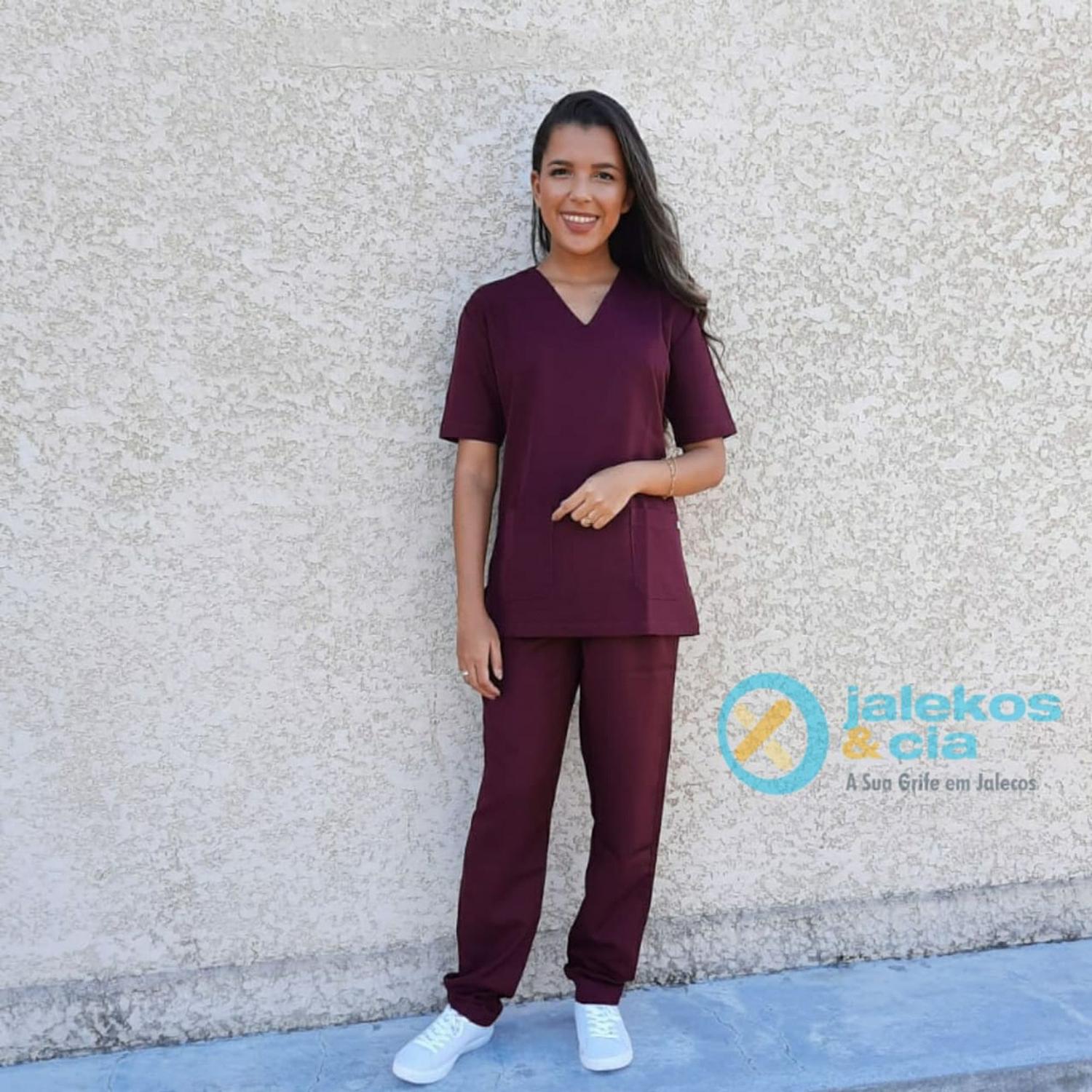 Conjunto Pijama Cirúrgico Feminino Scrub Cor Vinho (BORDÔ) Tecido Gabardine  - Jalekos e Cia - Pijama Hospitalar / Cirúrgico - Magazine Luiza
