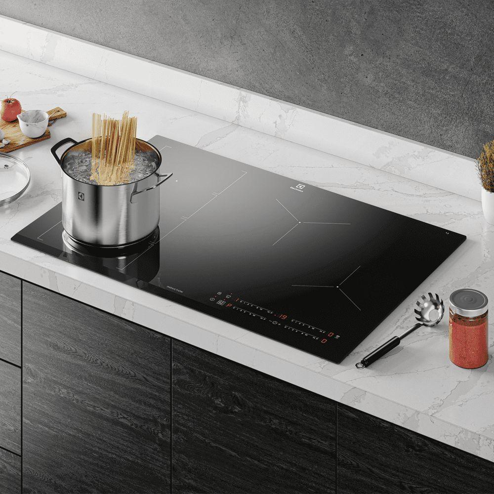 Cooktop de Indução 4 Zonas com Unicook Flexível Preto Electrolux (IE8FB