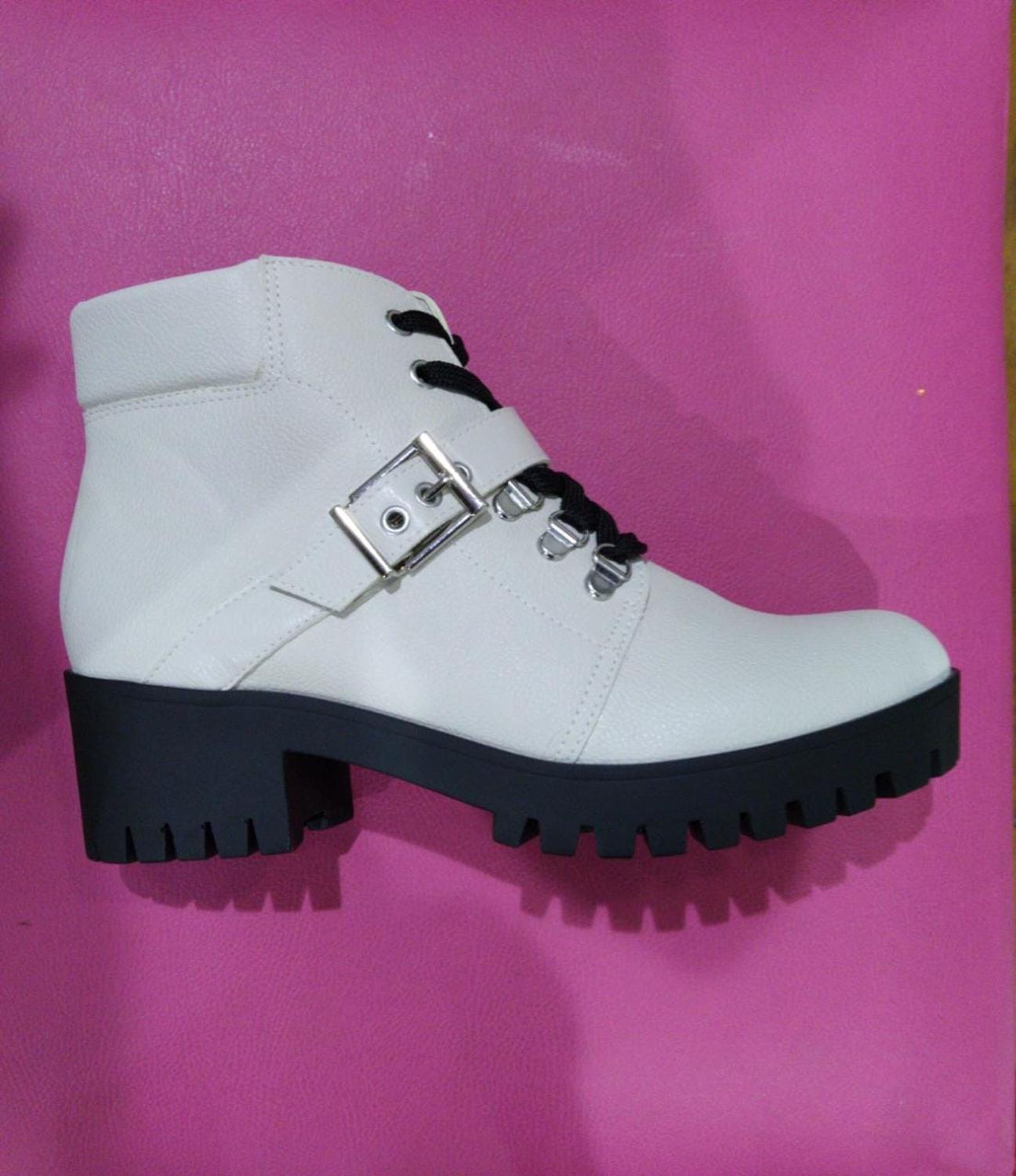 bota coturno via marte branca