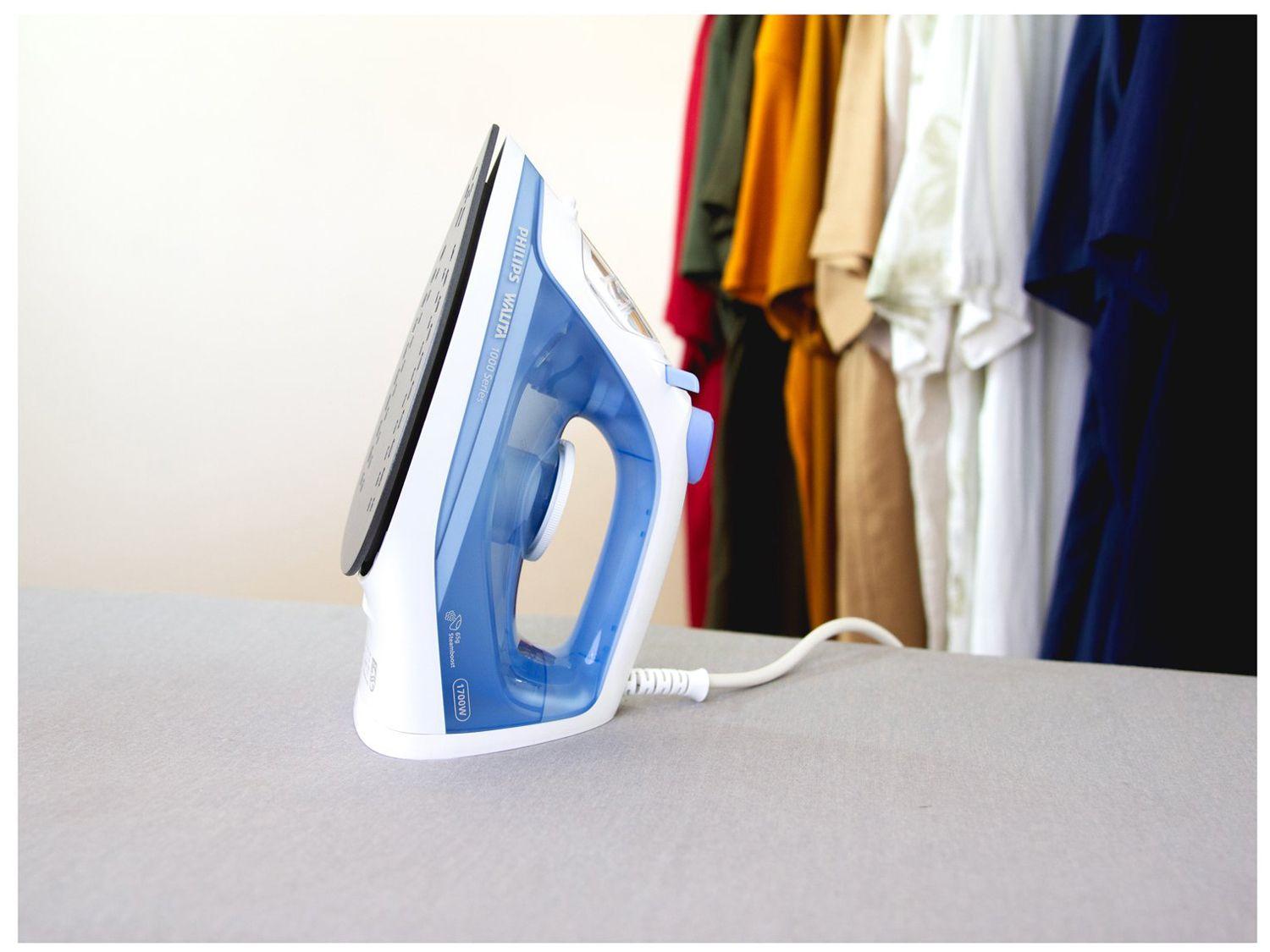 Ferro de Passar Roupa a Vapor Philips Walita 1000 Series DST1050/20 Branco e Azul