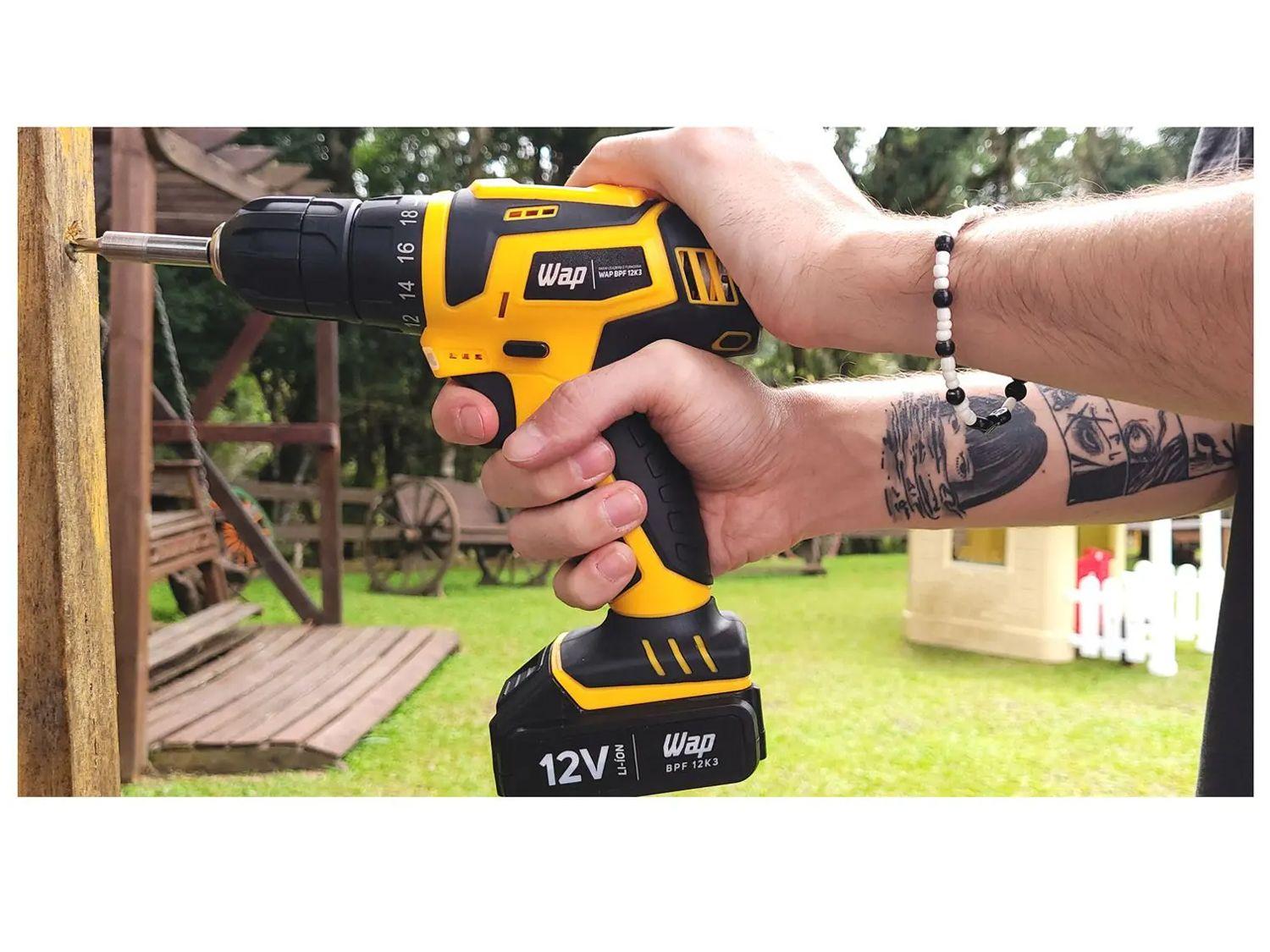 Furadeira e Parafusadeira Wap a Bateria 12V com Maleta 13 Peças BPF 12K3