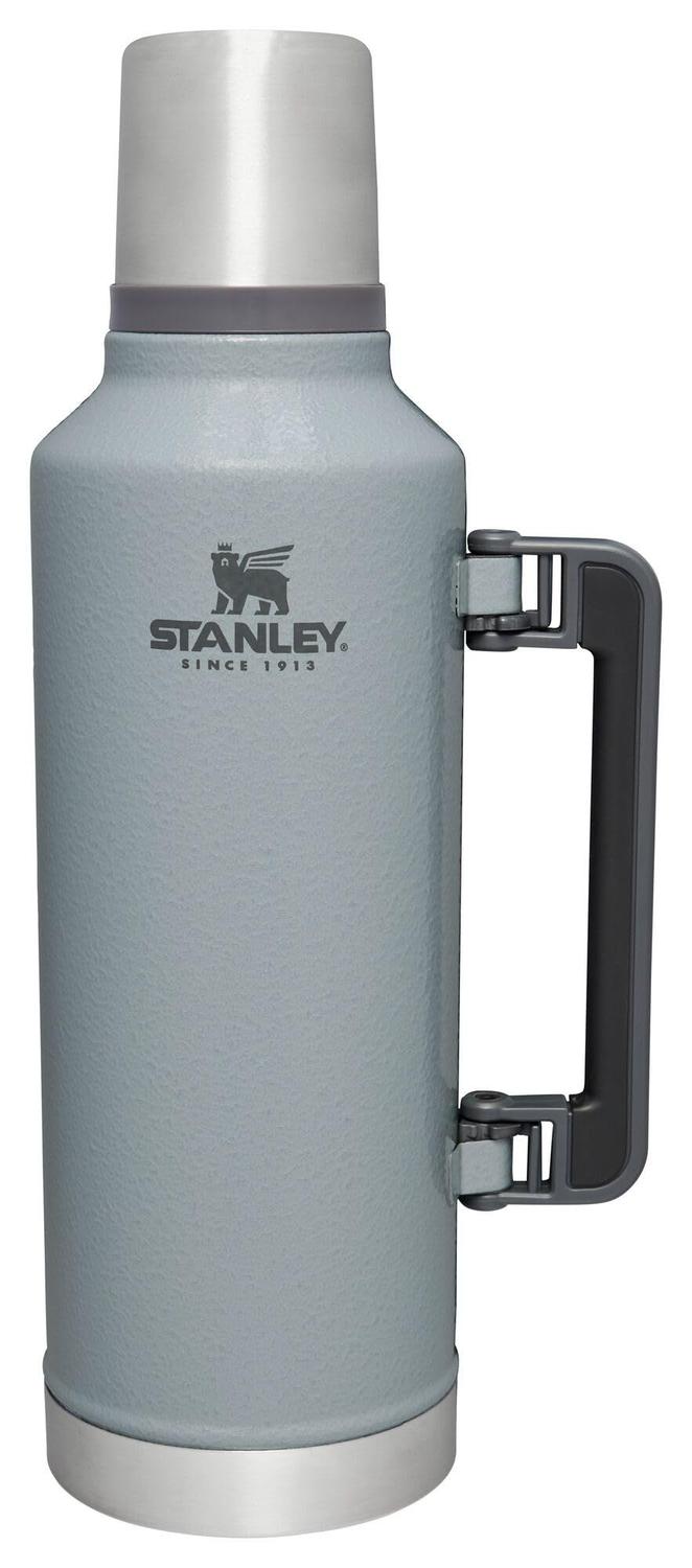 Garrafa Térmica Stanley Classic 2,5L - Isolada a Vácuo Garrafa Térmica Stanley Classic 2,5L - Isolada a Vácuo