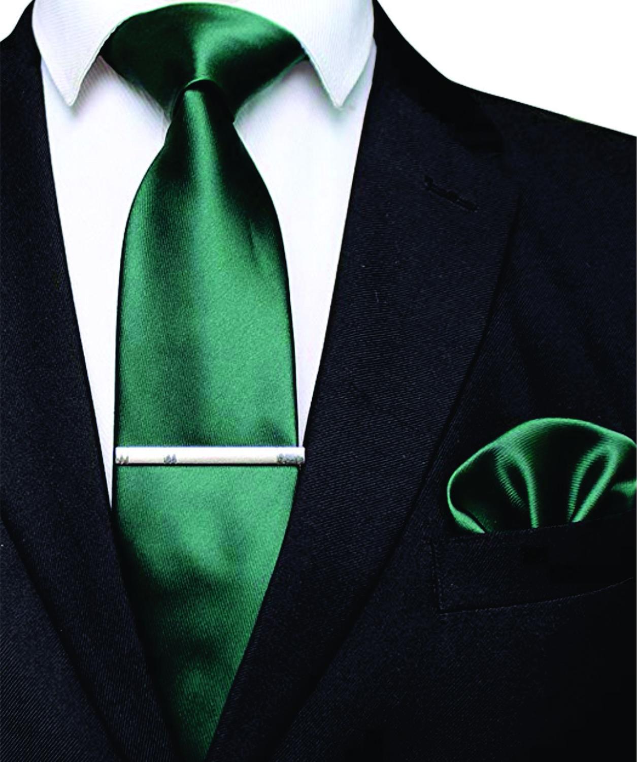 terno com gravata verde