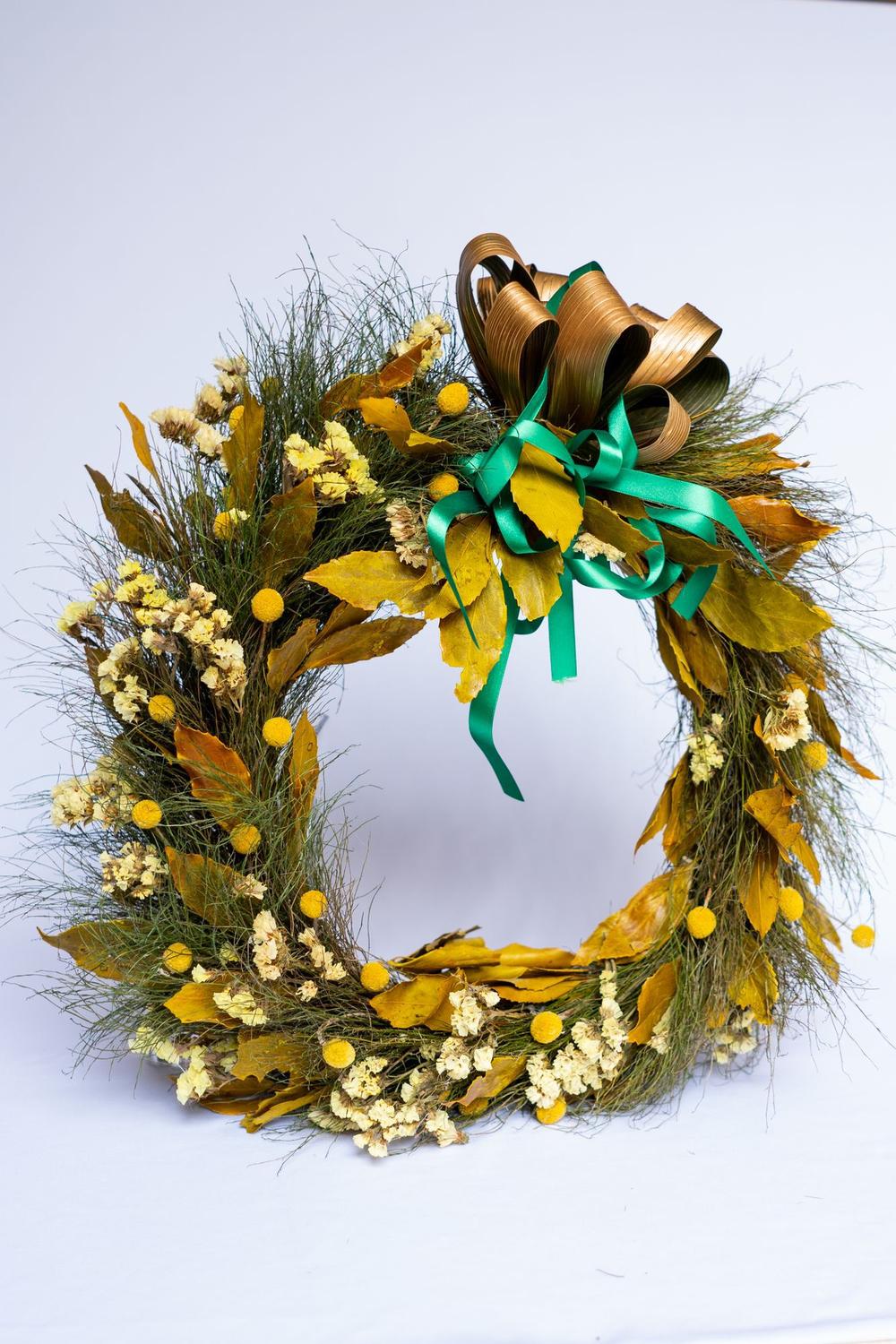 Guirlanda de Natal Com Flores Naturais Desidratadas Decoração Natalina de  Porta - Artesanal - Guirlanda de Natal - Magazine Luiza