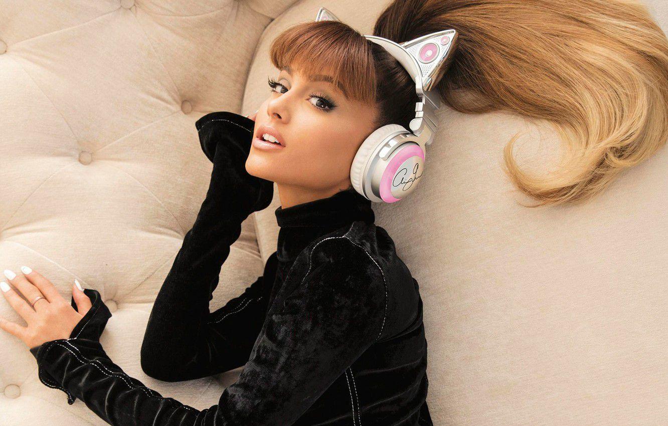 Fone ariana grande Clearance