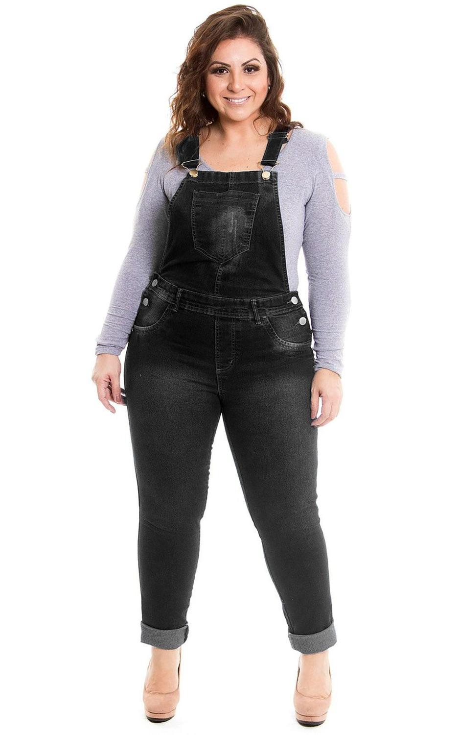 jardineira jeans longa plus size