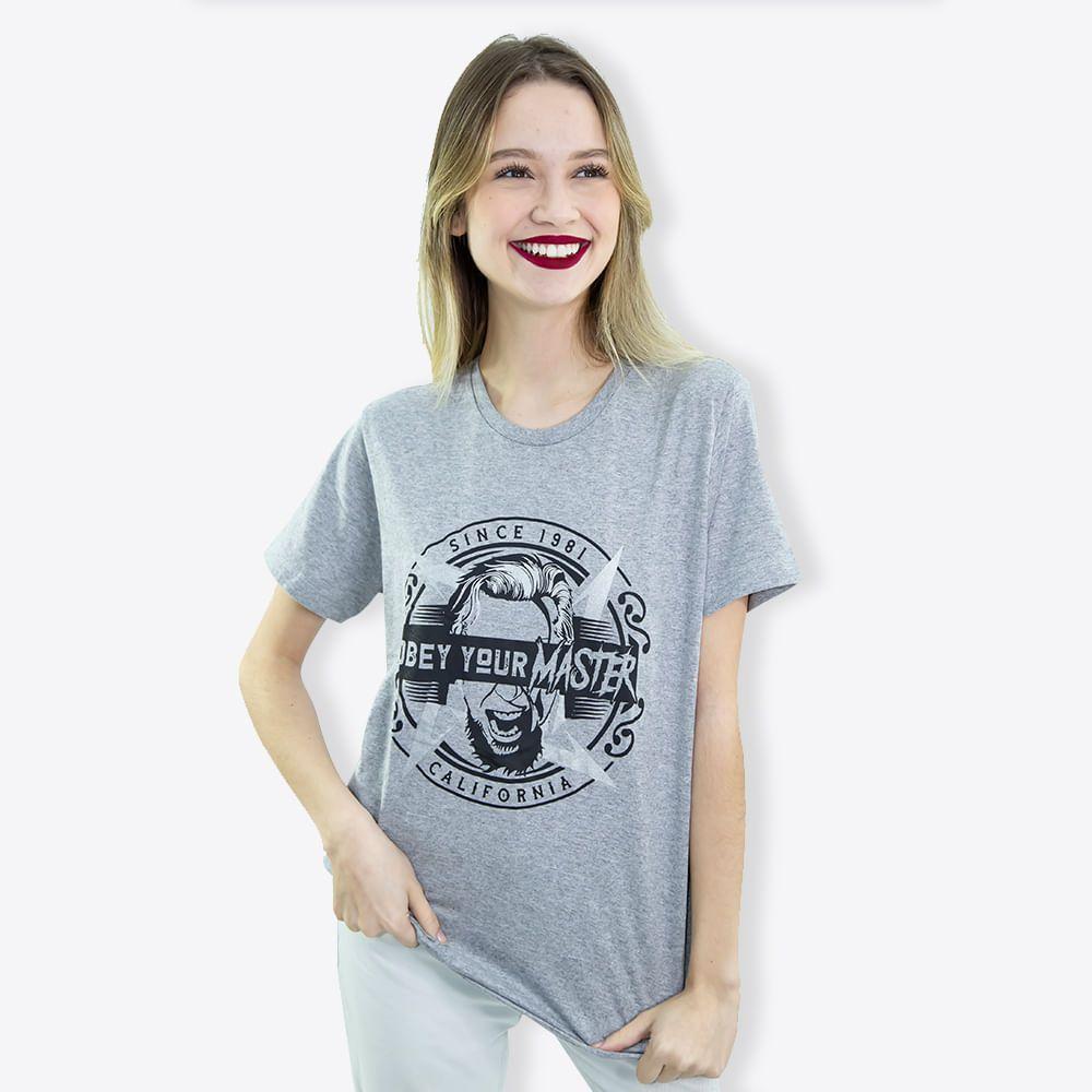 camiseta metallica feminina