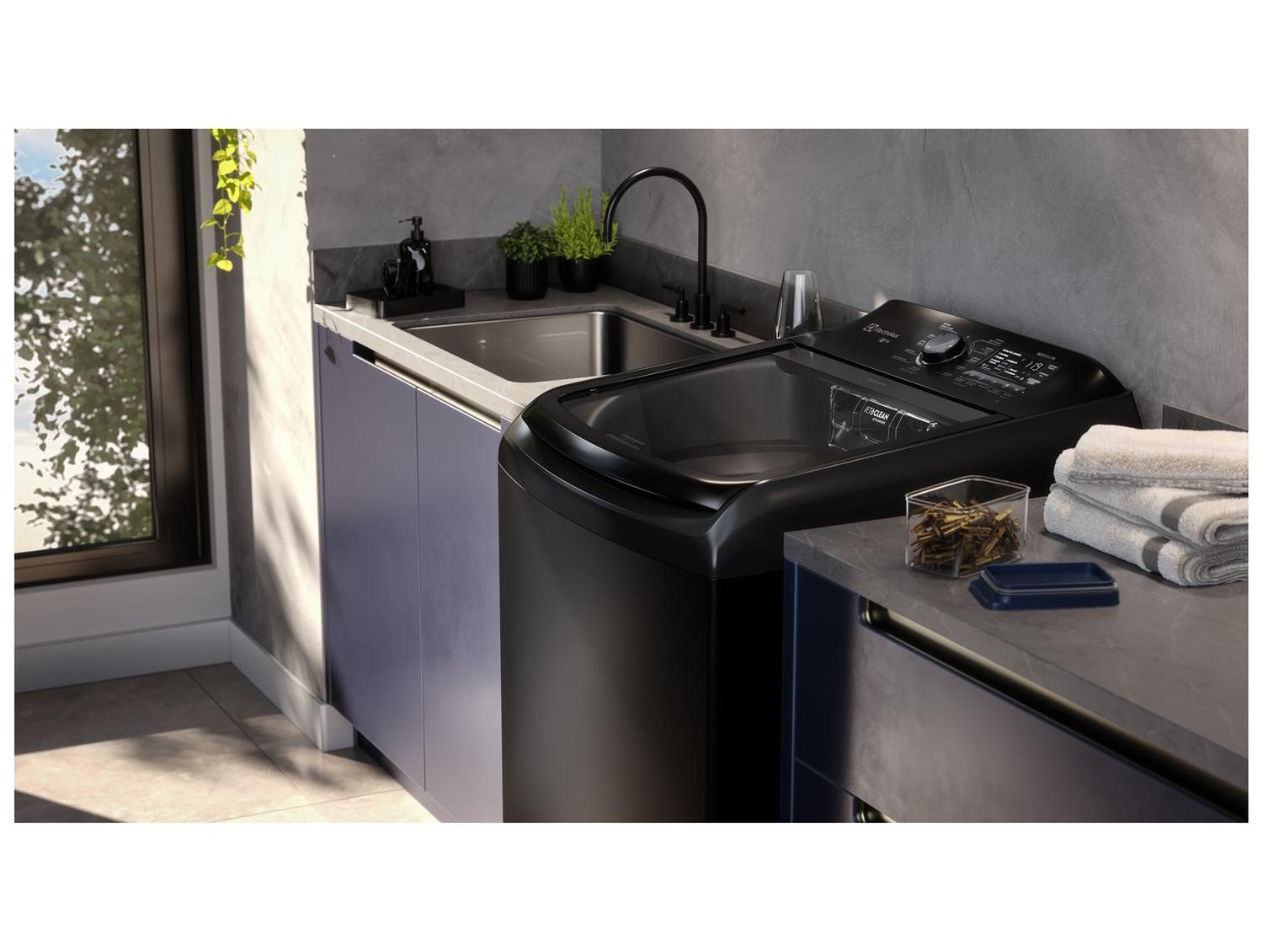 Lavadora de Roupas Electrolux 18kg Preta Cesto Inox 11 Programas de Lavagem LEB18