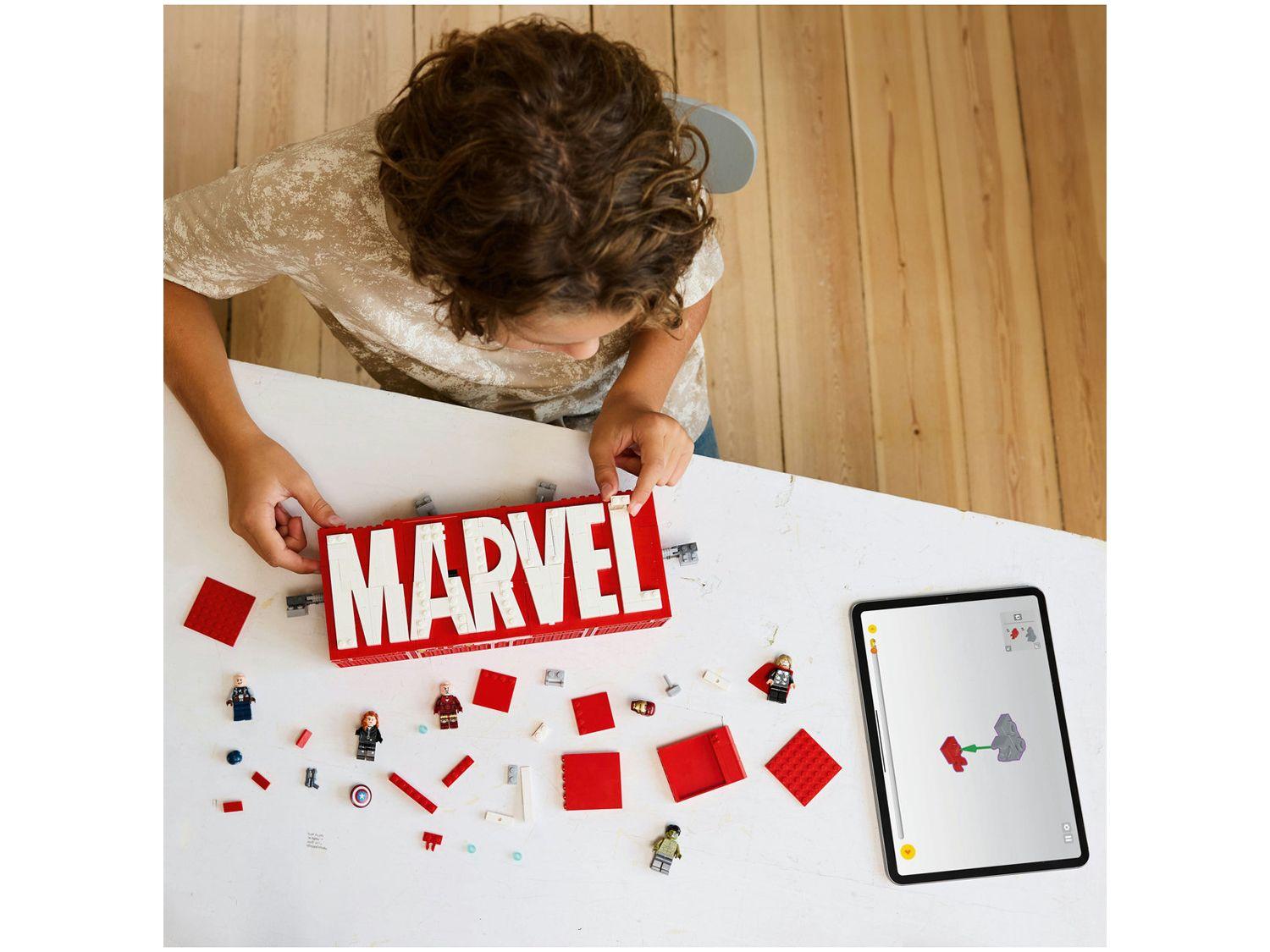 LEGO Logo e Minifiguras da Marvel 76313