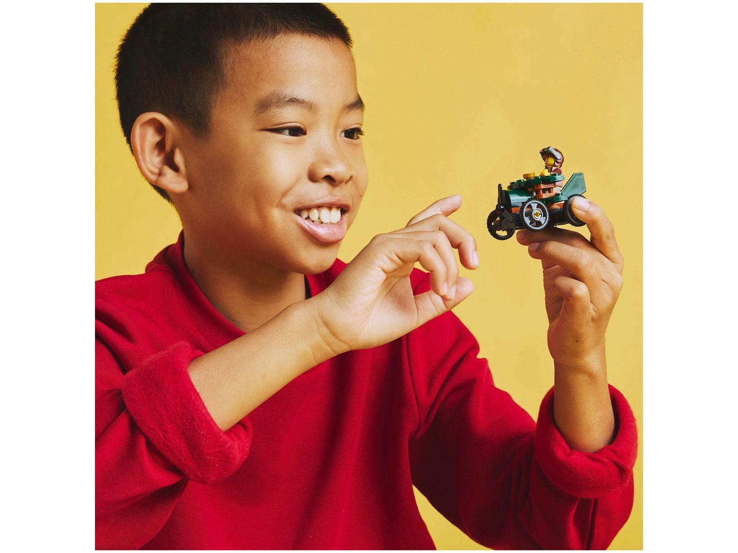LEGO Pack de Carros de Corrida Avião vs. Leito 