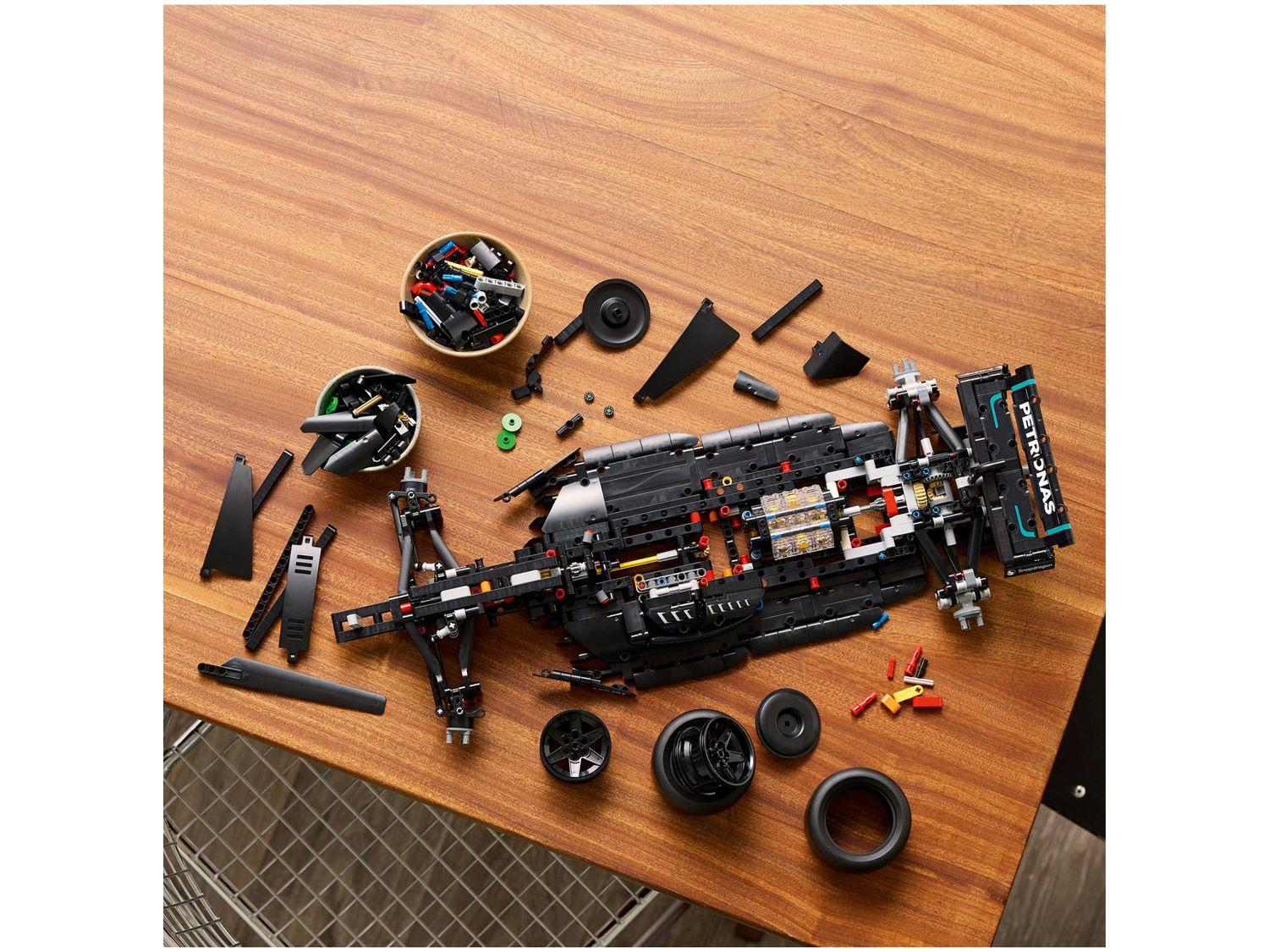 LEGO Technic Mercedes-AMG F1 W14 E Performance