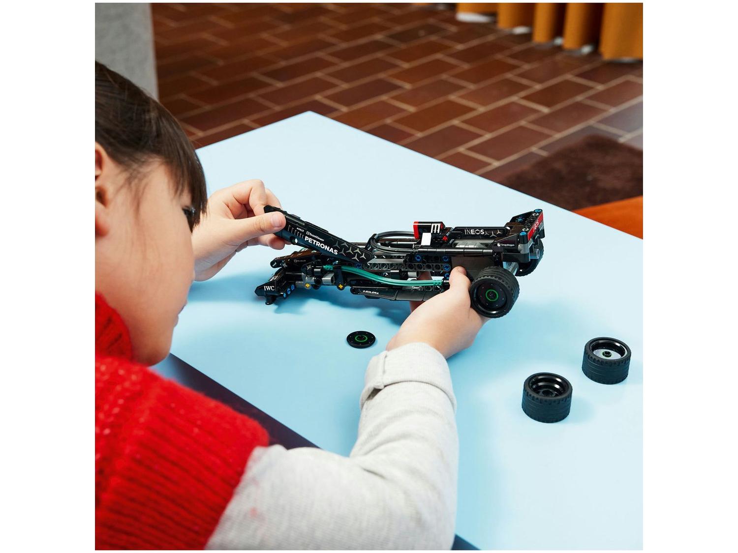 LEGO Technic Mercedes-AMG F1 W14 E Performance