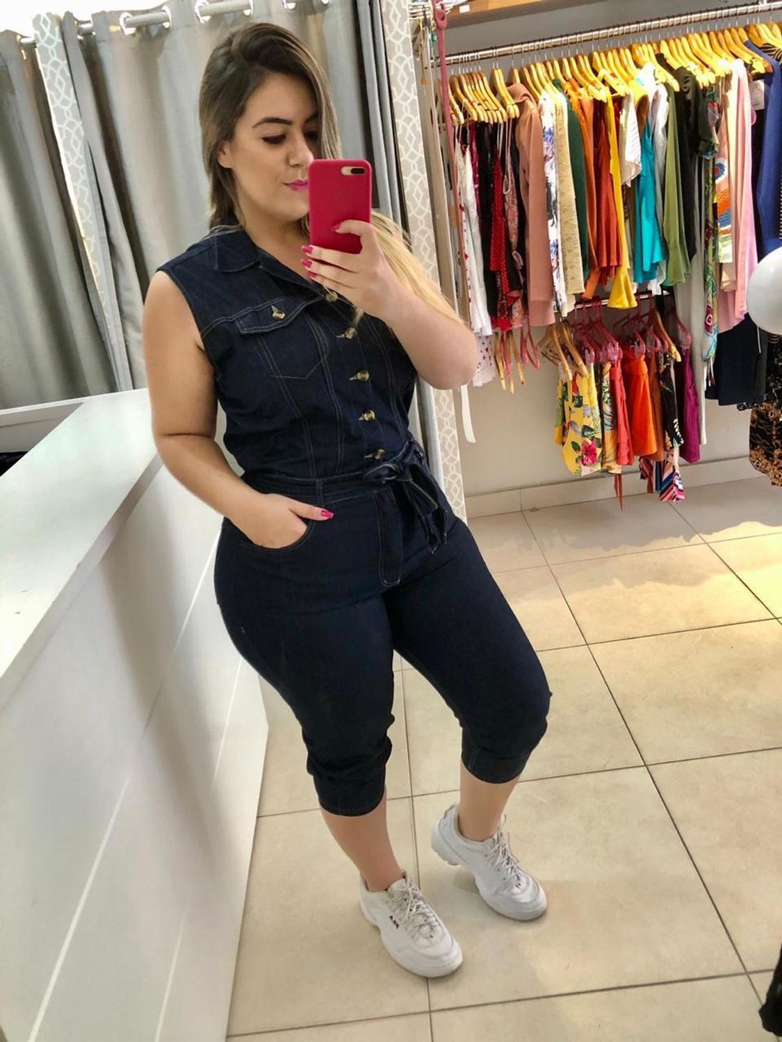 macacao pantacourt com colete jeans