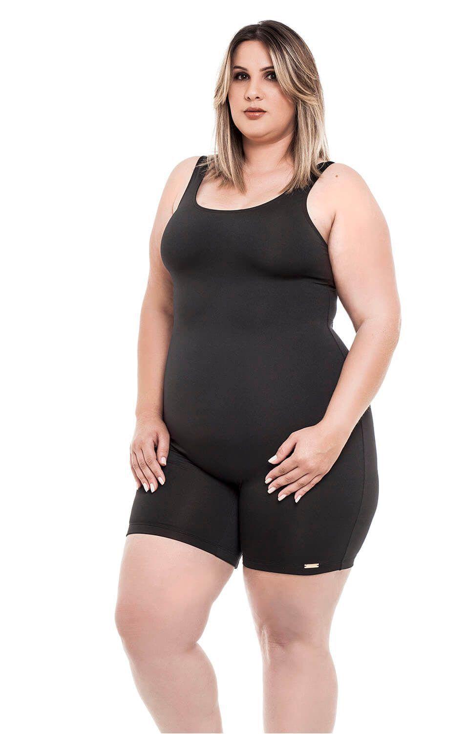 macaquinho preto plus size