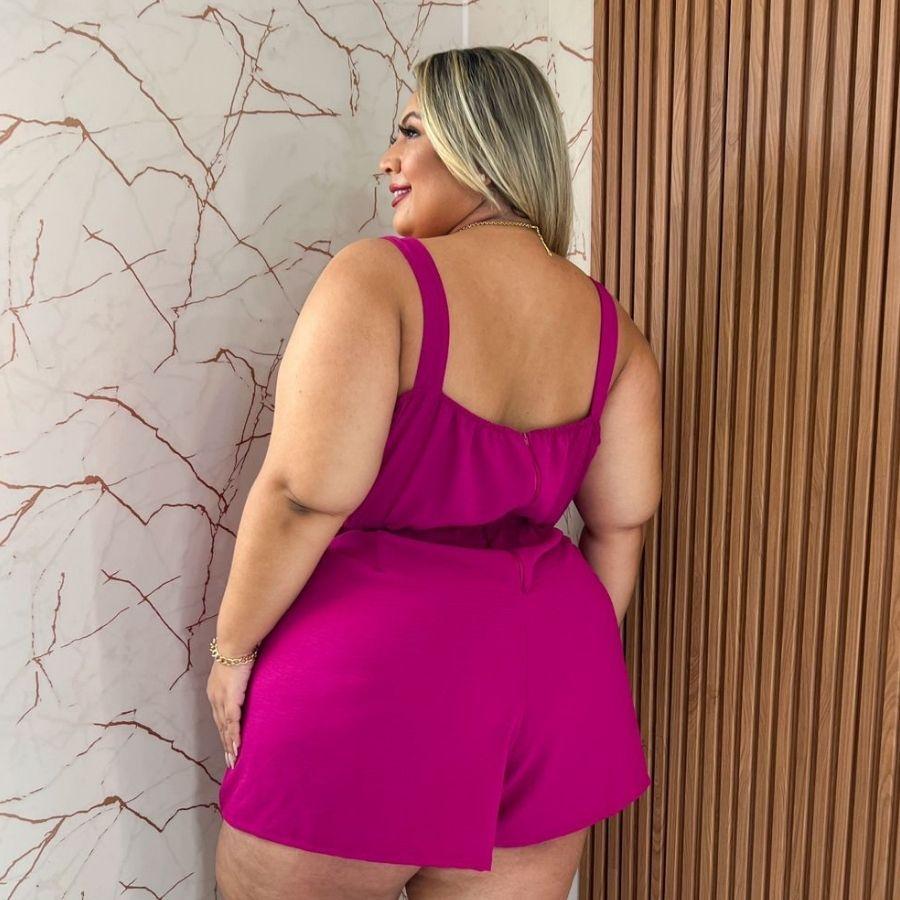 Macaquinho Plus Size XGG c Botão e Bolsos Veste 54 até 56 Macaquinho Plus Size XGG c Botão e Bolsos Veste 54 até 56