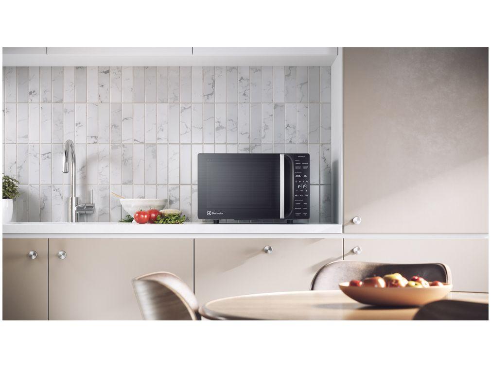 Micro-ondas Electrolux 23L Preto Efficient