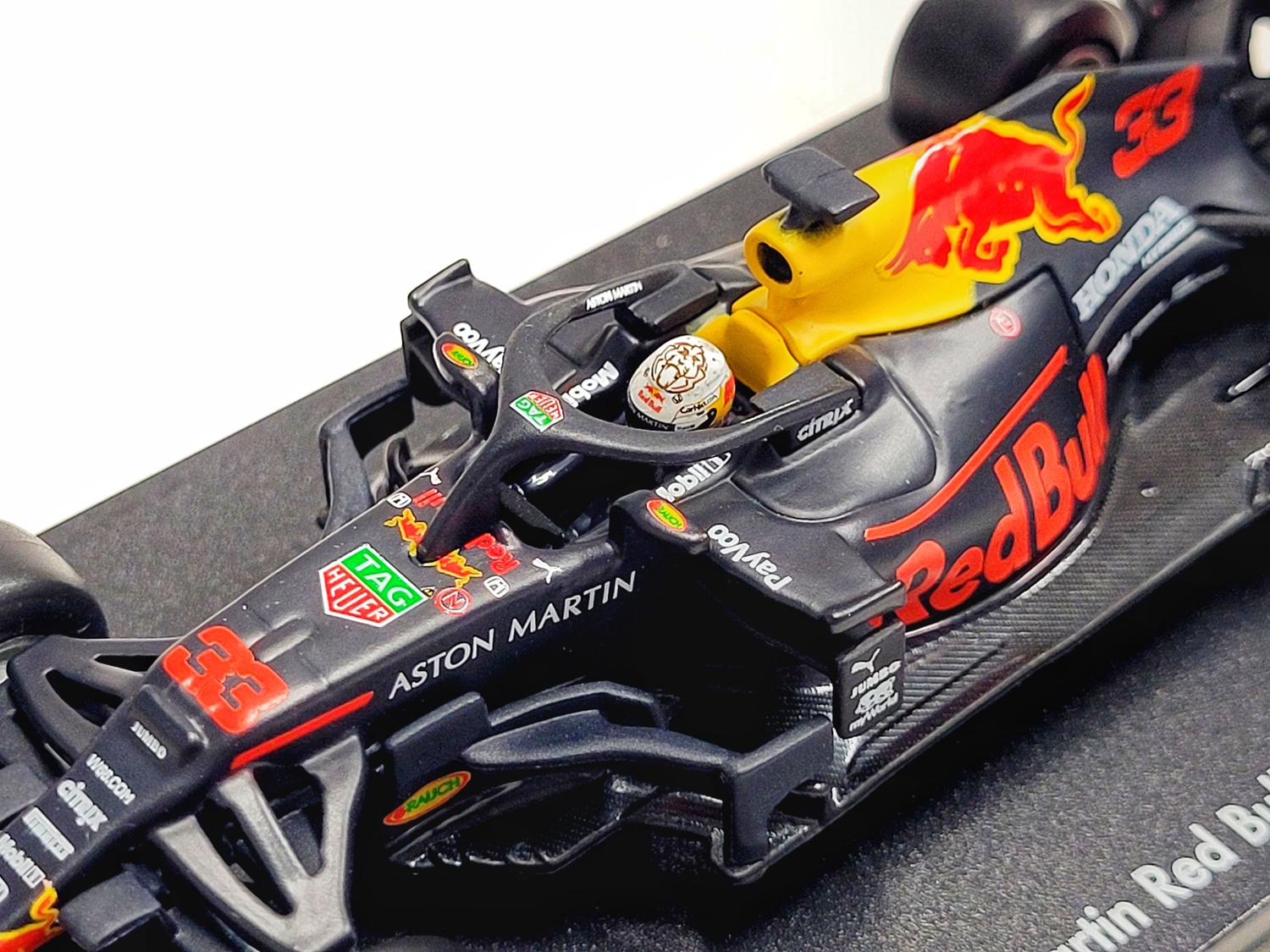Miniatura F1 Max Verstappen Red Bull Racing RB16 2020 Winner Abu 