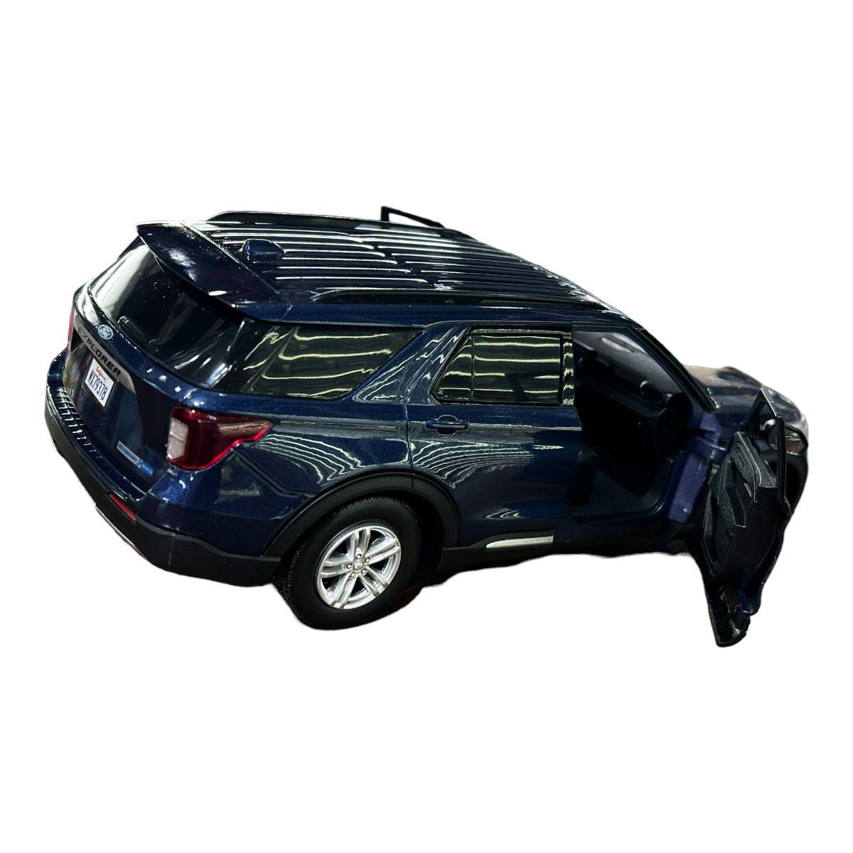 Miniatura Ford Explorer 2022 Azul Motormax Metal 1:24