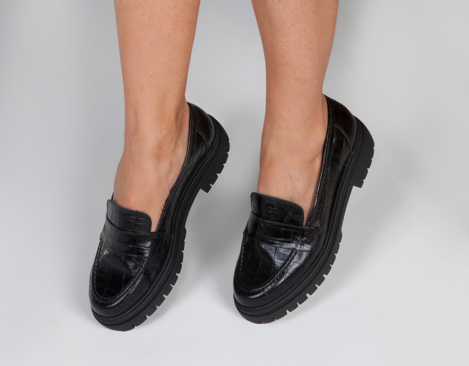 Mocassim Feminino Couro Croco Solado Tratorado Calce Fácil - Venetto -  Mocassim Feminino - Magazine Luiza