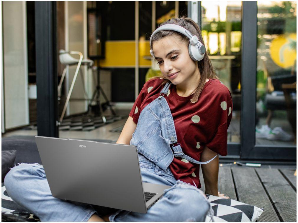 Notebook Acer Swift Go 14 SFG14-73T-54KB Intel Core Ultra 5 16GB RAM SSD 512GB 14" Touchscreen LED