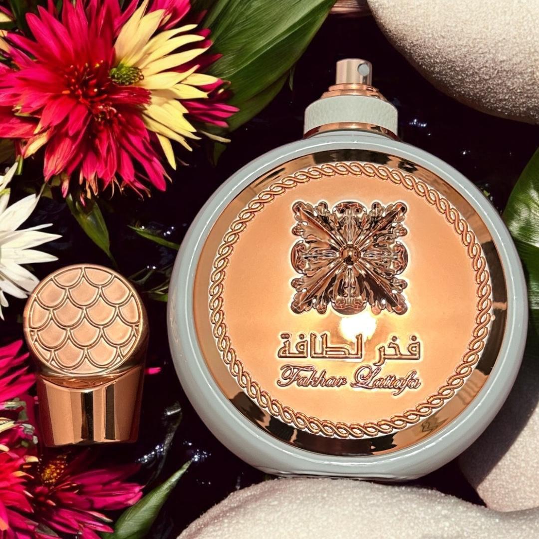 Perfume Fakhar Rose Pride of Lattafa Eau de Parfum Lattafa 100ml - Feminino  Perfume Fakhar Rose Pride of Lattafa Eau de - Perfume Feminino - Magazine  Luiza