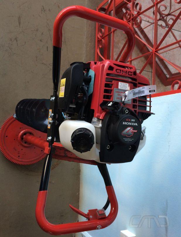 Perfurador de solo com motor Honda Gx35 4 tempos Kawashima e honda