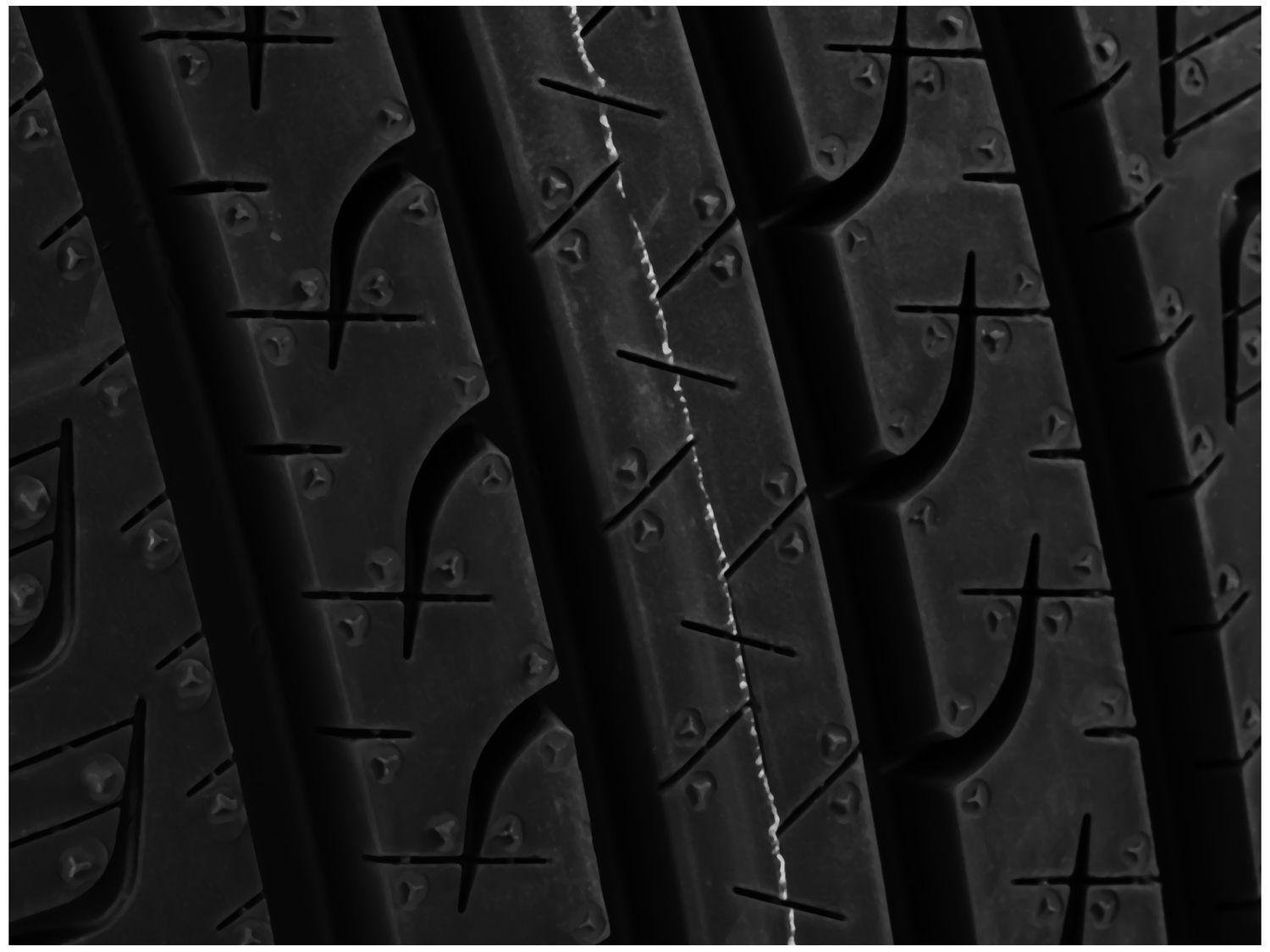 Pneu Aro 18” Goodyear 225/55R18 98V EfficientGrip SUV