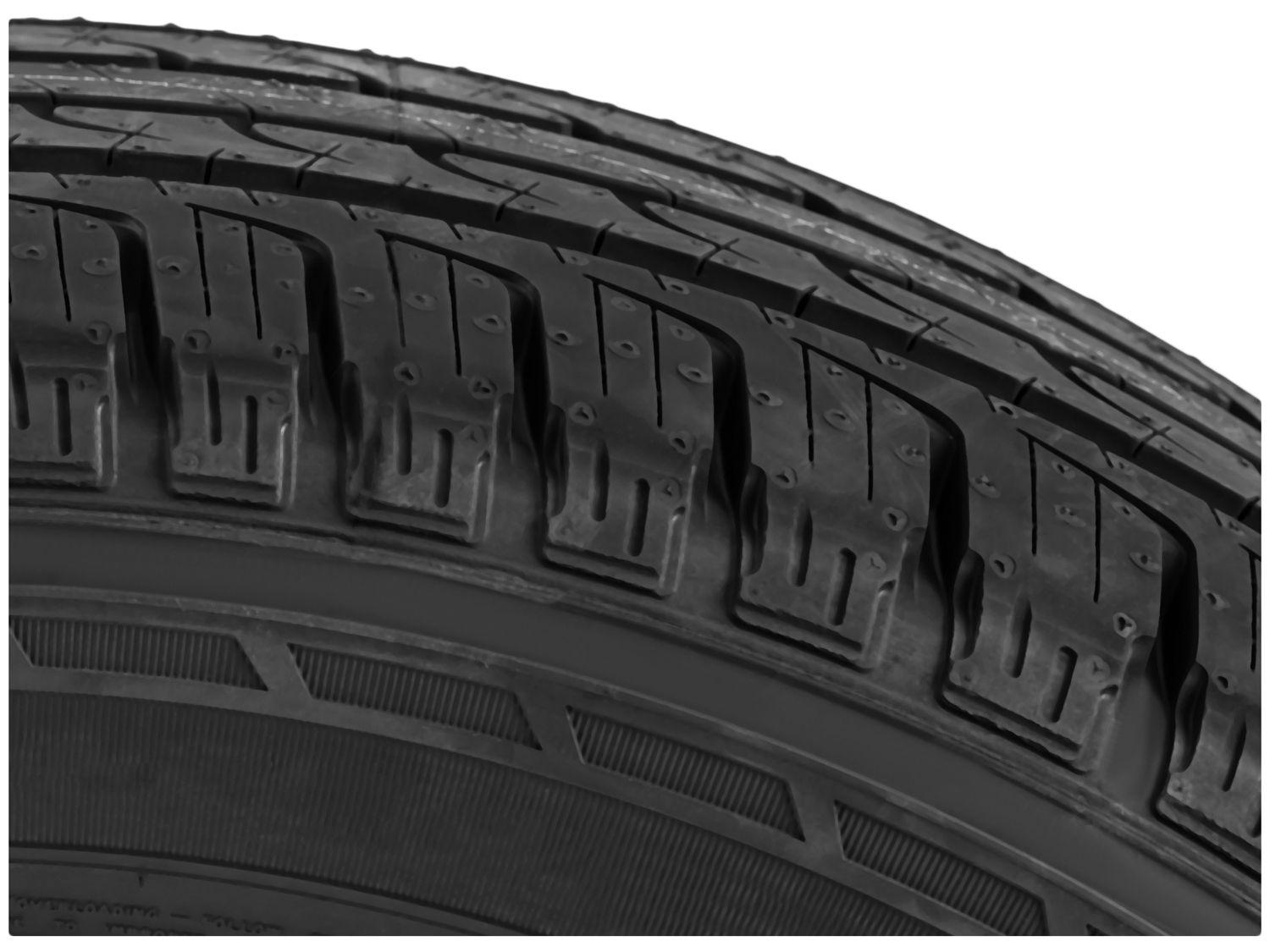 Pneu Aro 18” Goodyear 225/55R18 98V EfficientGrip SUV